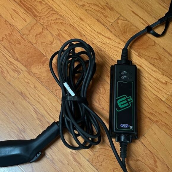 2018 FORD C-MAX FUSION FOCUS EV CHARGER - Picture 1 of 5